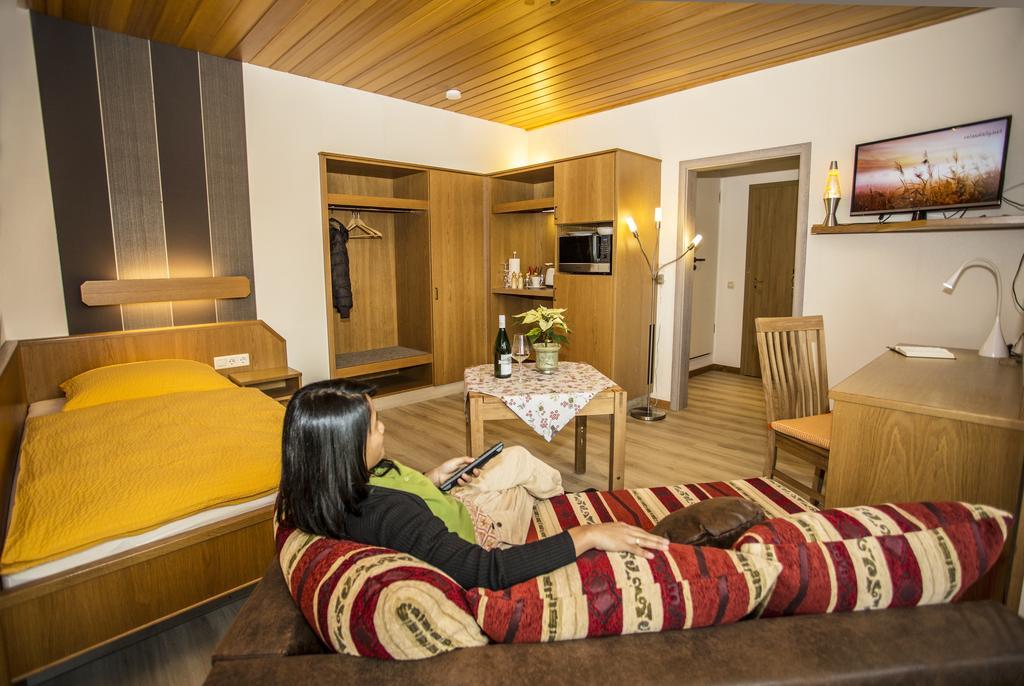 Boardinghouse Remchingen Baan Arun Apartment ภายนอก รูปภาพ