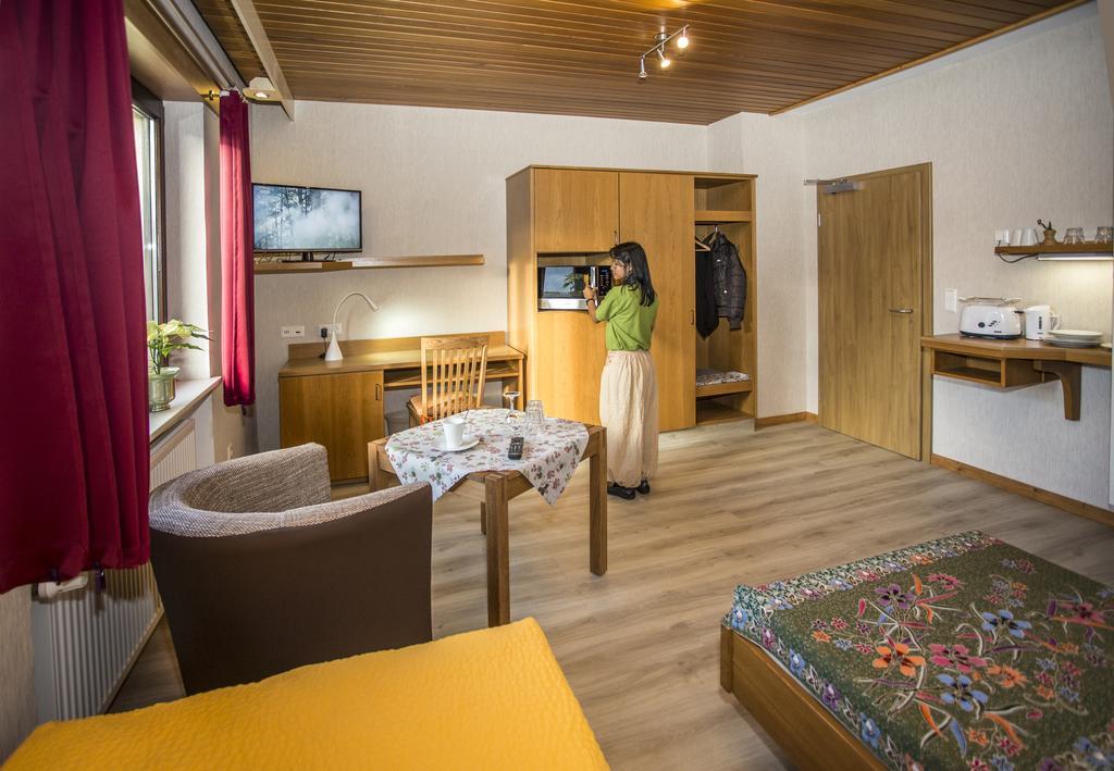Boardinghouse Remchingen Baan Arun Apartment ภายนอก รูปภาพ