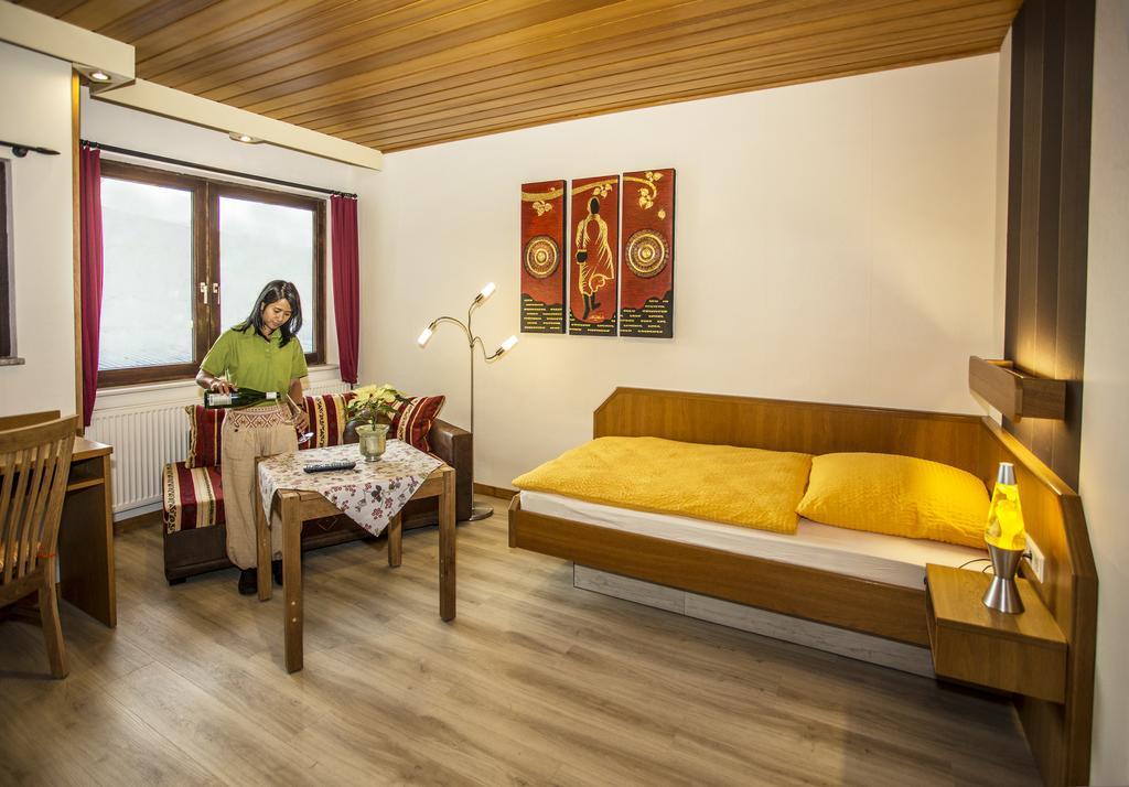 Boardinghouse Remchingen Baan Arun Apartment ภายนอก รูปภาพ