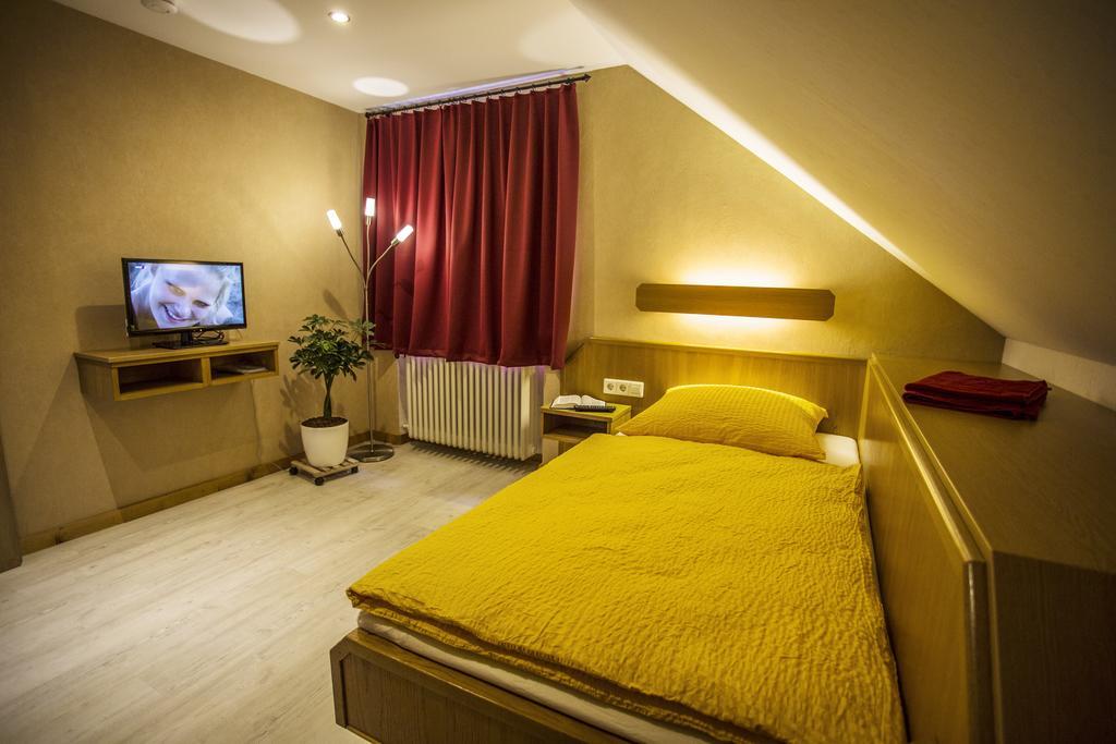 Boardinghouse Remchingen Baan Arun Apartment ภายนอก รูปภาพ