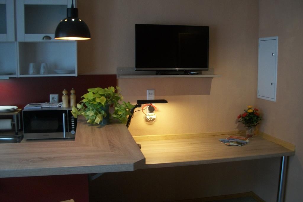 Boardinghouse Remchingen Baan Arun Apartment ภายนอก รูปภาพ
